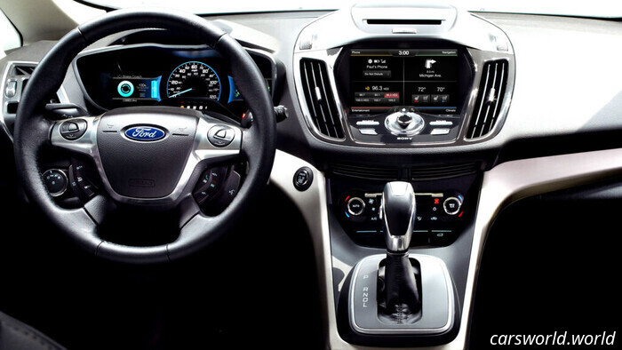 Семья утверждает, что скрытый дефект в популярном гибриде допустил утечку смертельного газа в салон | Carscoops